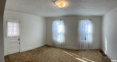 2010 W 6th St, Davenport, IA 52802 - photo 7