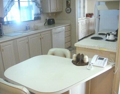 35929 Verano Ln, Zephyrhills, FL 33541 - photo 5