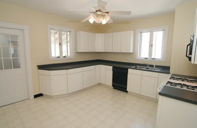 66 Central St unit 2, Somerville, MA 02143 - photo 3