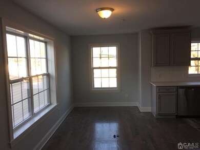 586 Roosevelt Ave unit 2D, Carteret, NJ 07008 - photo 3