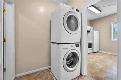 521 10th St NW, Cedar Rapids, IA 52405 - photo 6