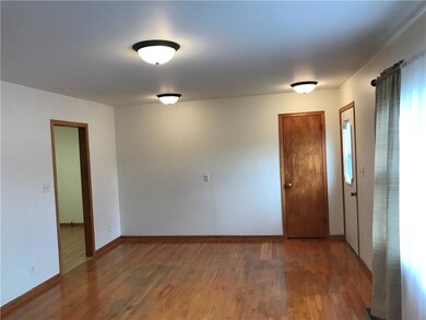 1106 N 5th Ave E, Newton, IA 50208 - photo 5