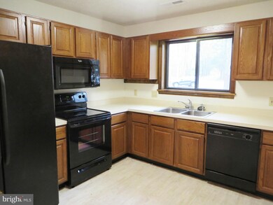 23161 Falling Leaf Ln, California, MD 20619 - photo 3