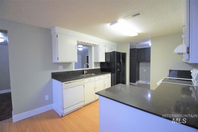 1108 S Ivy St, Nampa, ID 83686 - photo 5