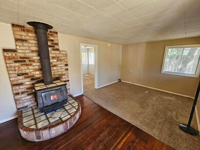 2012 NE Fairview Ave, Grants Pass, OR 97526 - photo 4