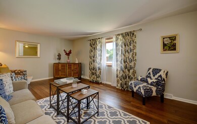 Living Room (2)