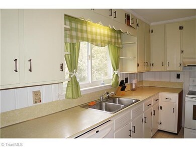 1431 Arrowwood Rd, Asheboro, NC 27205 - photo 7