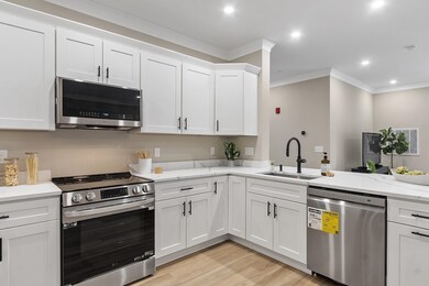 10100 S Willow St unit 202, Manchester, NH 03103 - photo 6