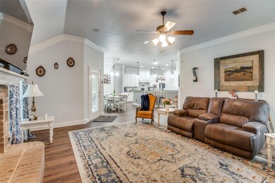 7405 Comis Dr, North Richland Hills, TX 76182 - photo 6