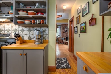 389 Pine St, Providence, RI 02903 - photo 7