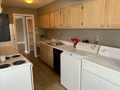 1058 James St, Chicopee, MA 01022 - photo 3