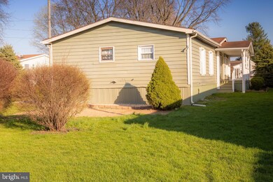 146 Amber Cir, New Holland, PA 17557 - photo 3