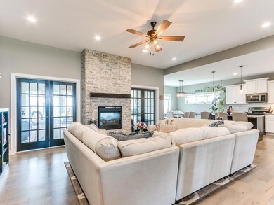5226 Windrose Ln-19