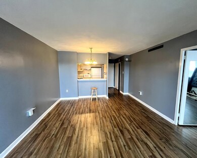 Continental Towers unit 606, Lexington, KY 40503 - photo 4