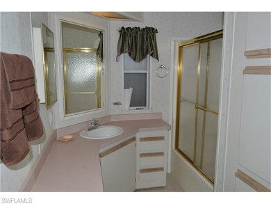 Master/Main Bath