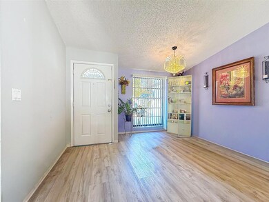 9214 Roundwood Ct, Tampa, FL 33615 - photo 6