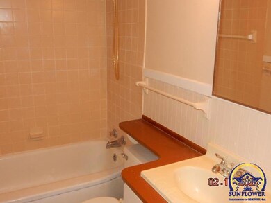 3115 SW Sena Dr, Topeka, KS 66604 - photo 4