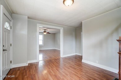 005_408 W 3rd St