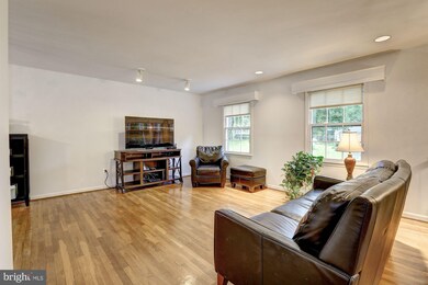 11221 Joshua Tree Place, North Potomac, MD 20878 - photo 4