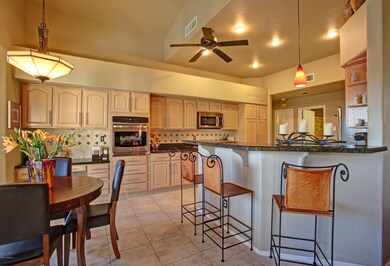 Kitchen & Breakfast Nook