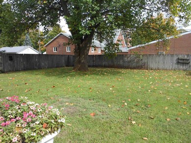 610 4th St, Covington, IN 47932 - photo 7