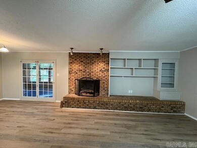 1403 Wilson Dr, Hope, AR 71801 - photo 6