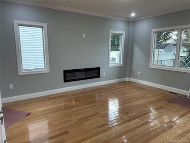 244 Andrews Rd, Mineola, NY 11501 - photo 6