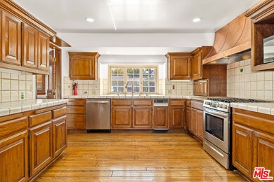 20625 Dumont St, Woodland Hills, CA 91364 - photo 3