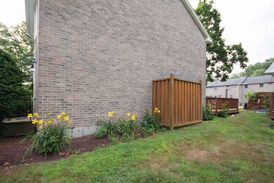 192 Fieldstone Dr, Londonderry, NH 03053 - photo 5