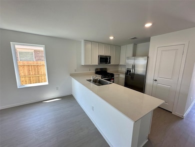 2115 Mosaic Valley Ct, Angleton, TX 77515 - photo 7