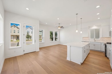 895 N Academy Ave, New Braunfels, TX 78130 - photo 3