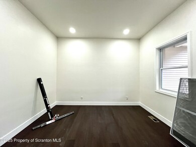 105 Parkdale Dr, Dickson City, PA 18519 - photo 3