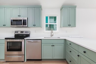 1122 SW 9th St, Lincoln City, OR 97367 - photo 3