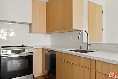 2671 Benedict St unit 1/2, Los Angeles, CA 90039 - photo 3