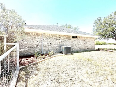 11674 Dove Creek Ln E, San Angelo, TX 76904 - photo 3