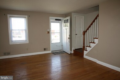 1801 Trenleigh Rd, Parkville, MD 21234 - photo 2