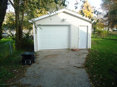 3509 Burchfield Dr, Lansing, MI 48910 - photo 4