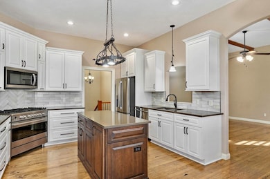 A50E11C1-B945-41F0-BE61-B0F9F3B30CAC_1_2