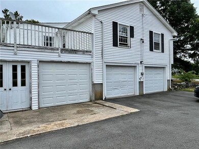 960 Mitchells Ln, Middletown, RI 02842 - photo 5