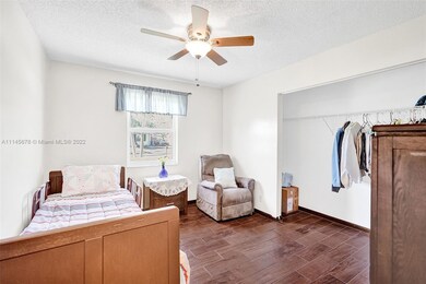 6746 Massachusetts Dr, Lake Worth, FL 33462 - photo 7