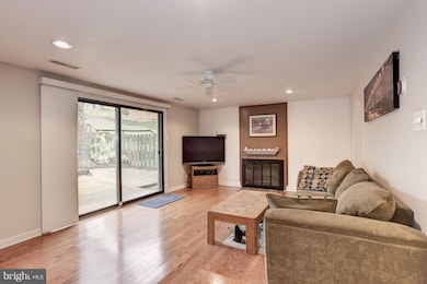 6552 Pennacook Ct, Columbia, MD 21045 - photo 4