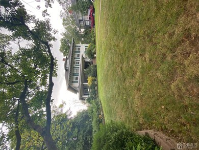view front left corner