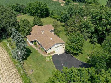 1425 Sayles Trail, Belleville, WI 53508 - photo 2