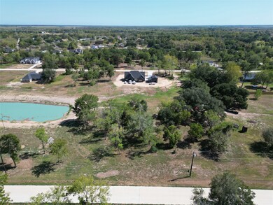 2715 Silver Maple Dr, Alvin, TX 77511 - photo 2