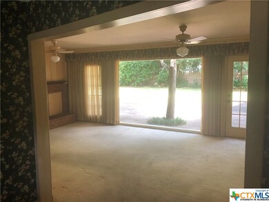 628 W San Antonio St, San Marcos, TX 78666 - photo 2