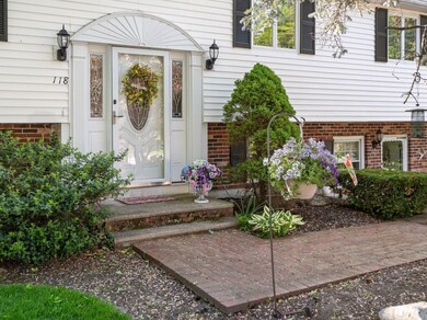 118 Bumble Bee Cir, Shrewsbury, MA 01545 - photo 4