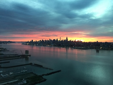 Crystal Point unit 4001, Jersey City, NJ 07302 - photo 2