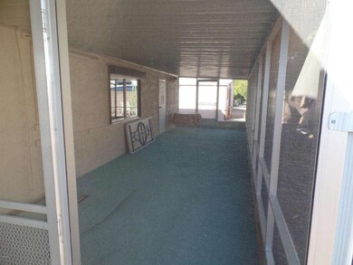 2701 N Wright Way 004