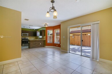 252 Aspen Way, Davie, FL 33325 - photo 2