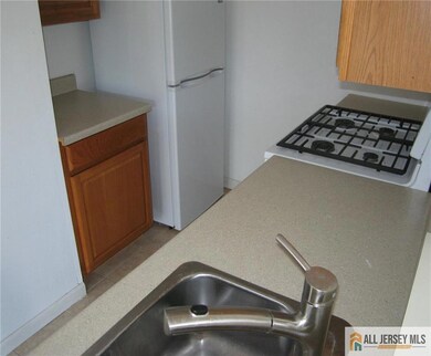 83 Crosspointe Dr unit 83, East Brunswick, NJ 08816 - photo 4